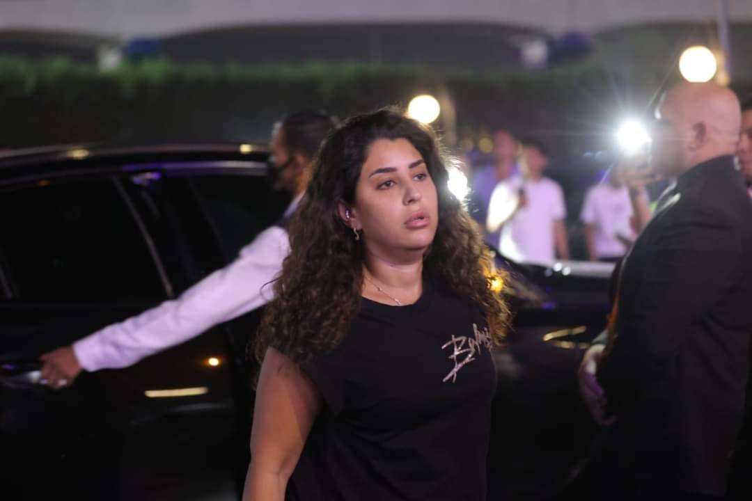 آيتن عامر تصل العزاء آيتن عامر تصل العزاء