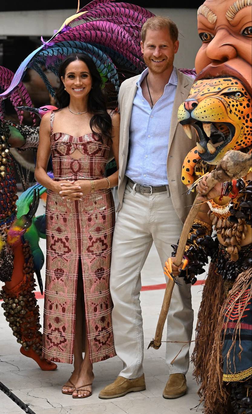 ميغان ماركل بتصميم كولومبي في بوغوتا... هذا ثمنه