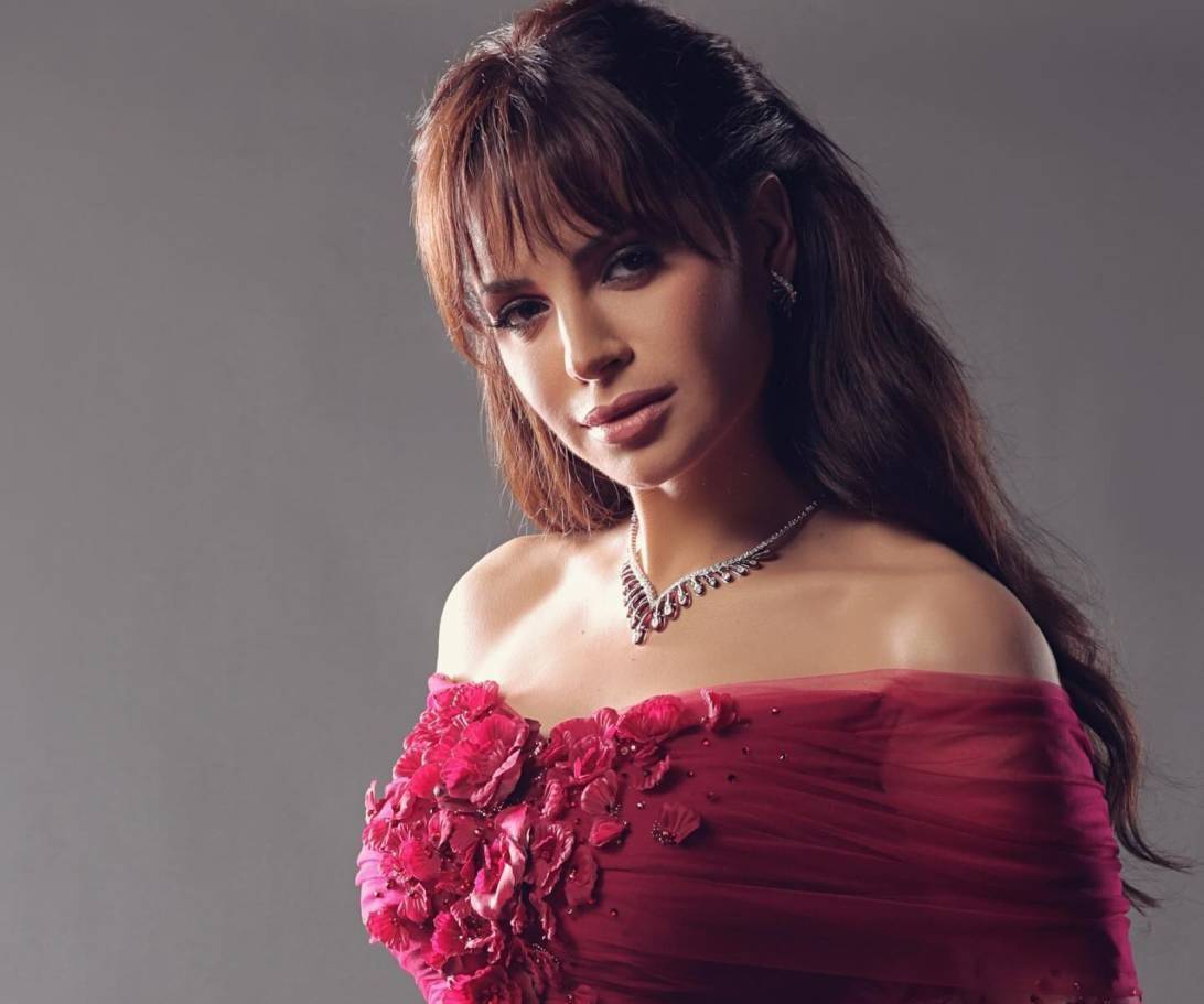 آمال ماهر تكشف سبب تأخر طرح ألبومها الجديد