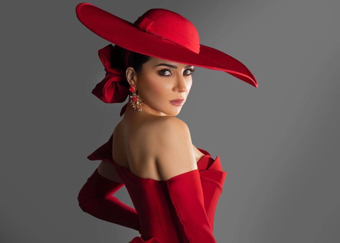 مي عز الدين تتحدث عن أول عمل مسرحي لها وعلاقتها بالسوشيال ميديا