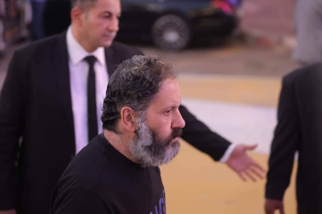 إدوارد في العزاء إدوارد في العزاء