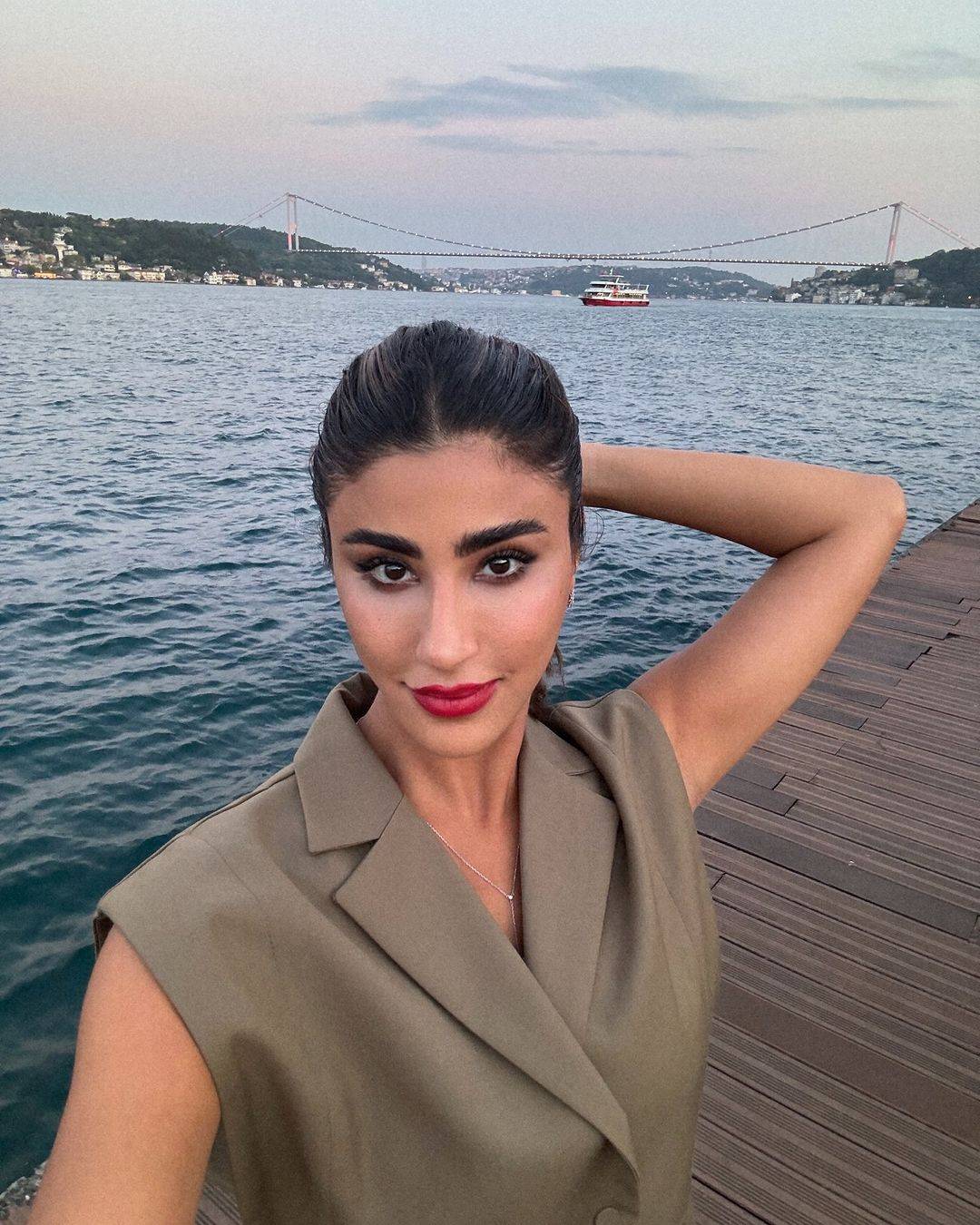 بالفيديو - ليلى عبدالله تعلّق على صورها الجريئة مع جو جوناس