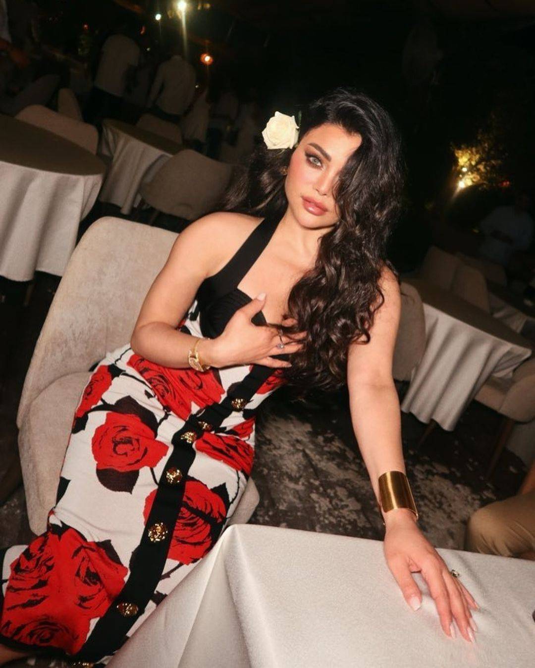 تألقي بفستان هيفاء وهبي من Balmain.. هذا سعره