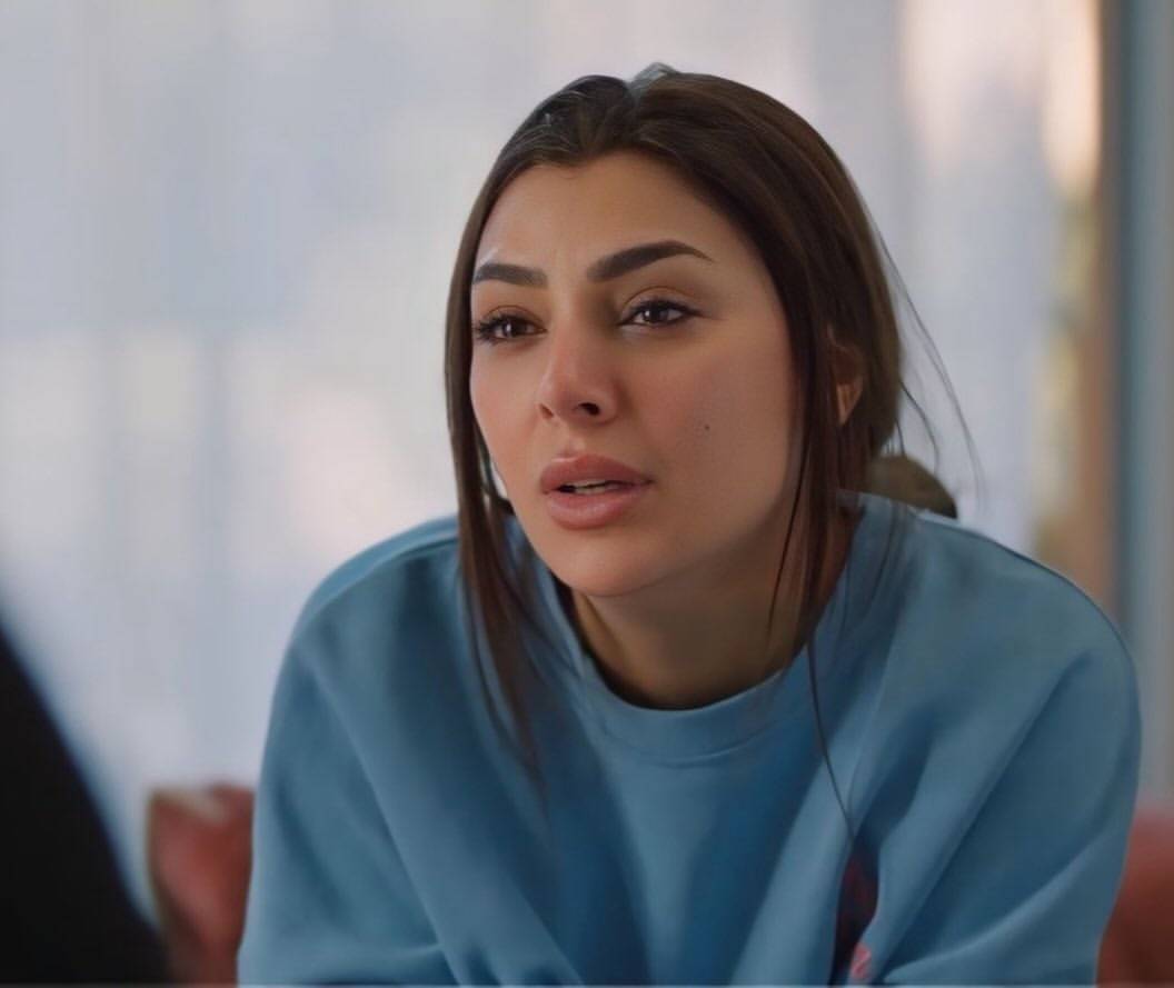 فنانة شابة تتعرّض لإصابة خطِرة في عينها