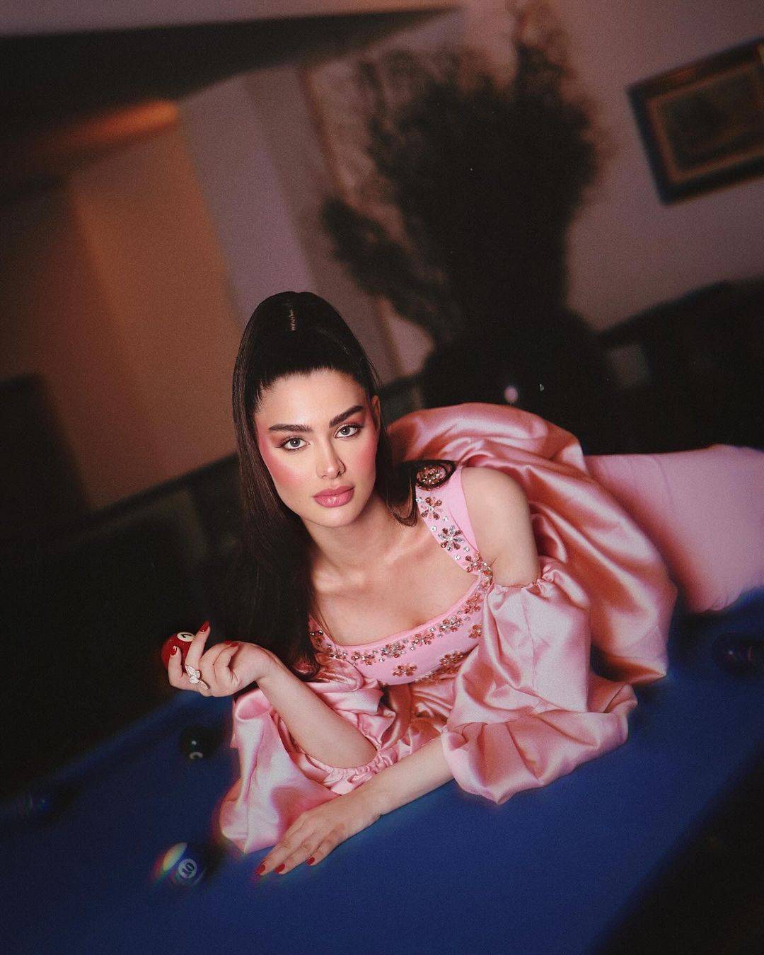 روان بن حسين تعرض الزواج على هذا البطل