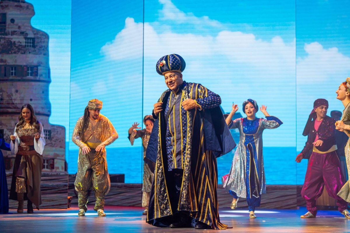 استبدال بيومي فؤاد في مسرحية 