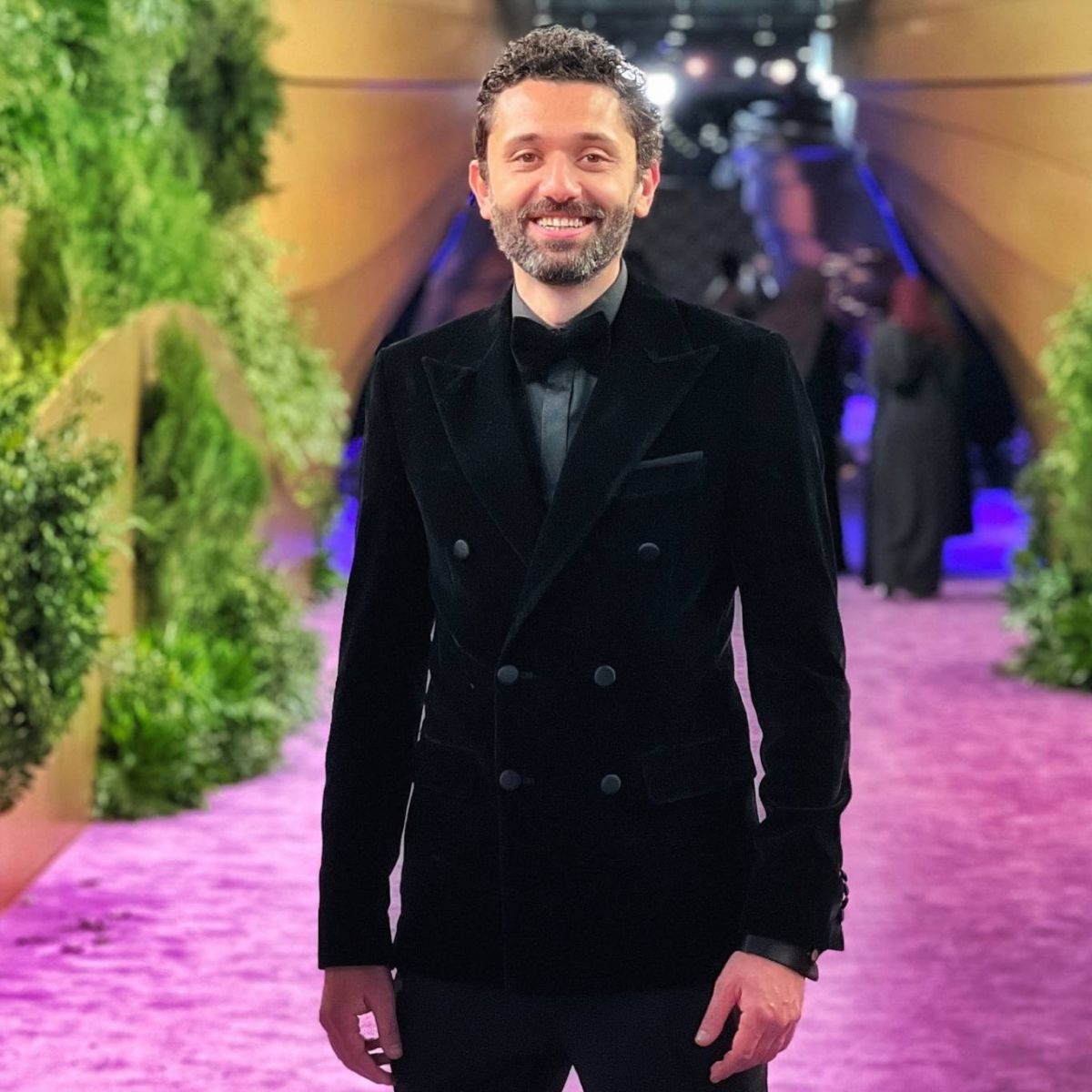 كريم محمود عبد العزيز يحتفل بميلاد شقيقه