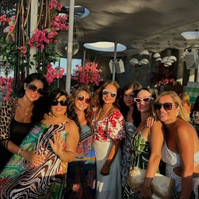 كندة علوش وليلى علوي وفيفي عبده مع بعض صديقاتهن