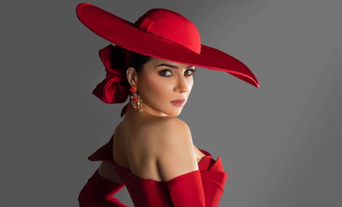 مي عز الدين تقلق جمهورها برسالة غامضة