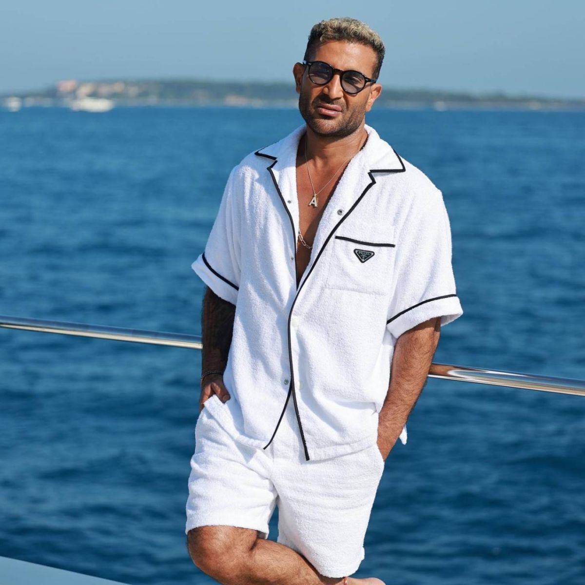 أحمد سعد يعلن موعد طرح 