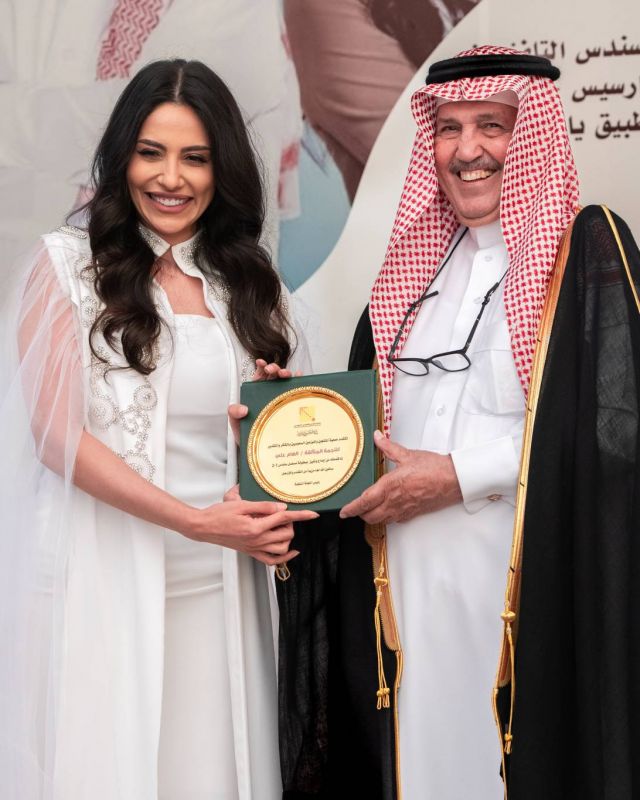 إلهام علي أثناء تكريمها إلهام علي أثناء تكريمها
