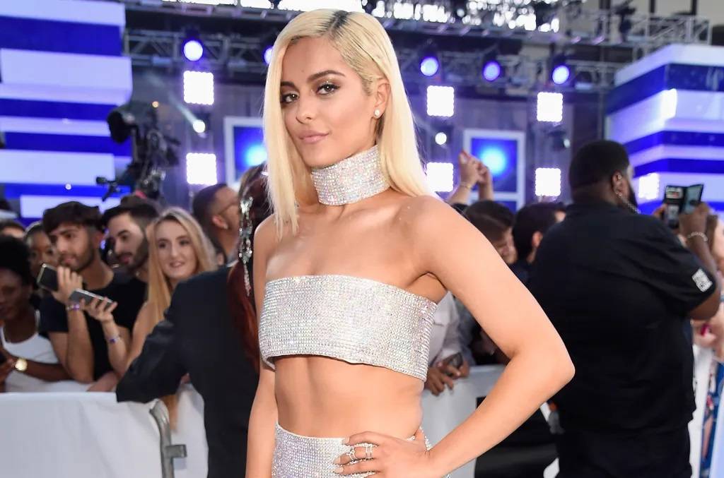 تسريب صور بيبي ريكسا مع حبيبها الجديد على الشاطئ