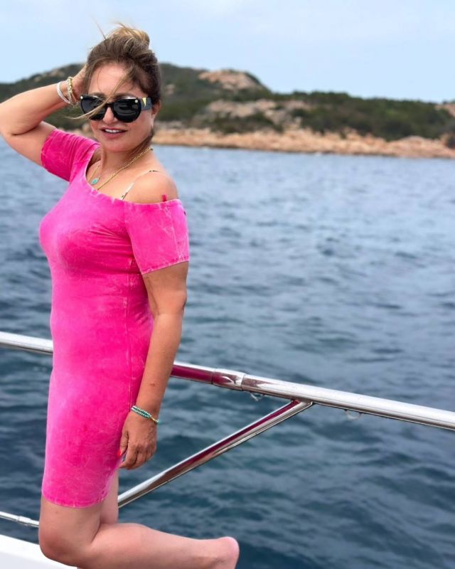 بالفيديو - ليلى علوي تشعل مواقع التواصل برقصها في حفل راغب علامة