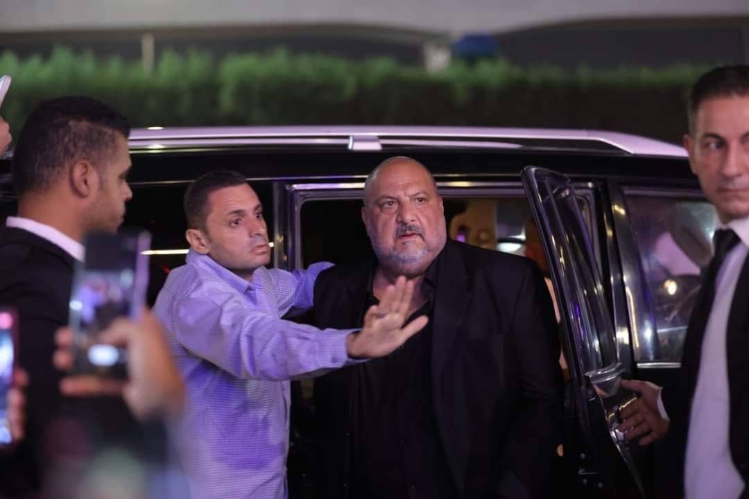 خالد الصاوي يصل العزاء خالد الصاوي يصل العزاء