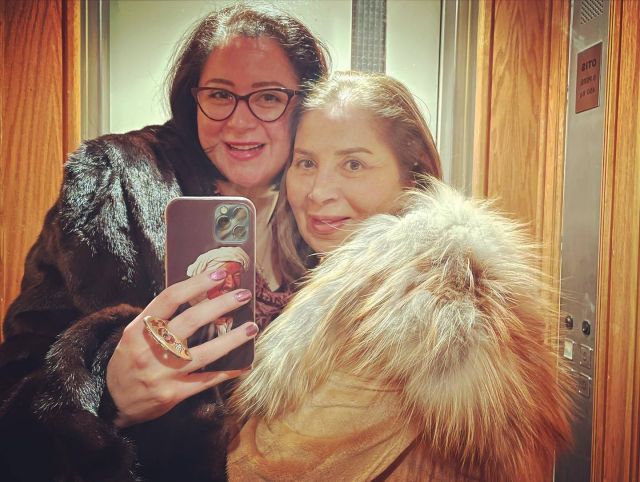 مي نور الشريف ووالدتها بوسي