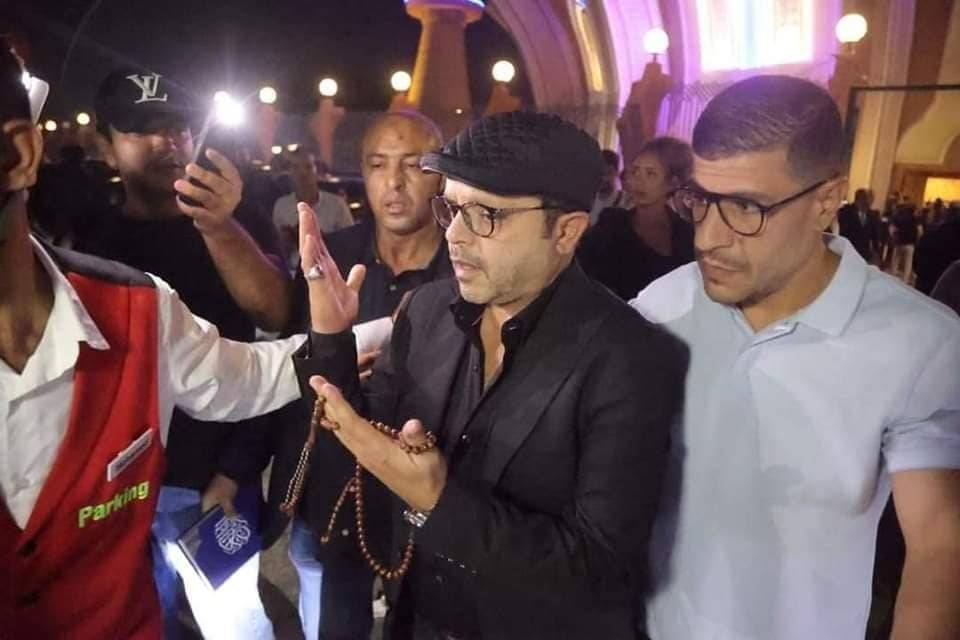 محمد هنيدي في العزاء محمد هنيدي في العزاء