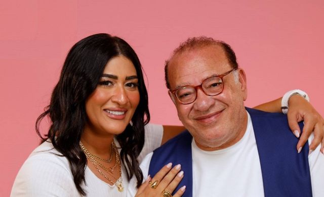 إبنة صلاح عبد الله في نوبة بكاء لهذا السبب