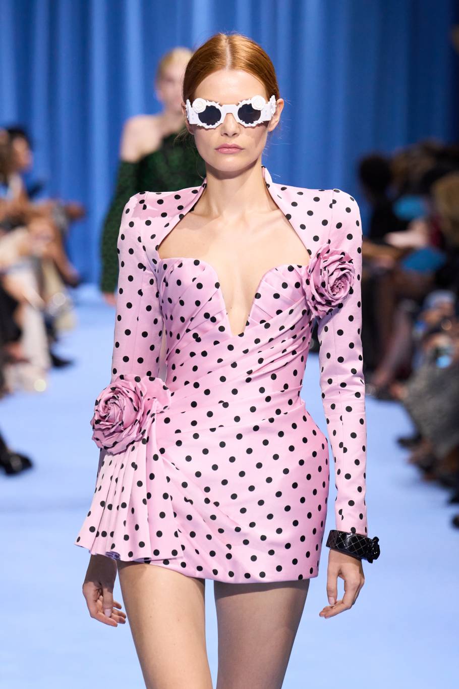 صيحة النظّارات الشمسية الملوّنة والفاخرة