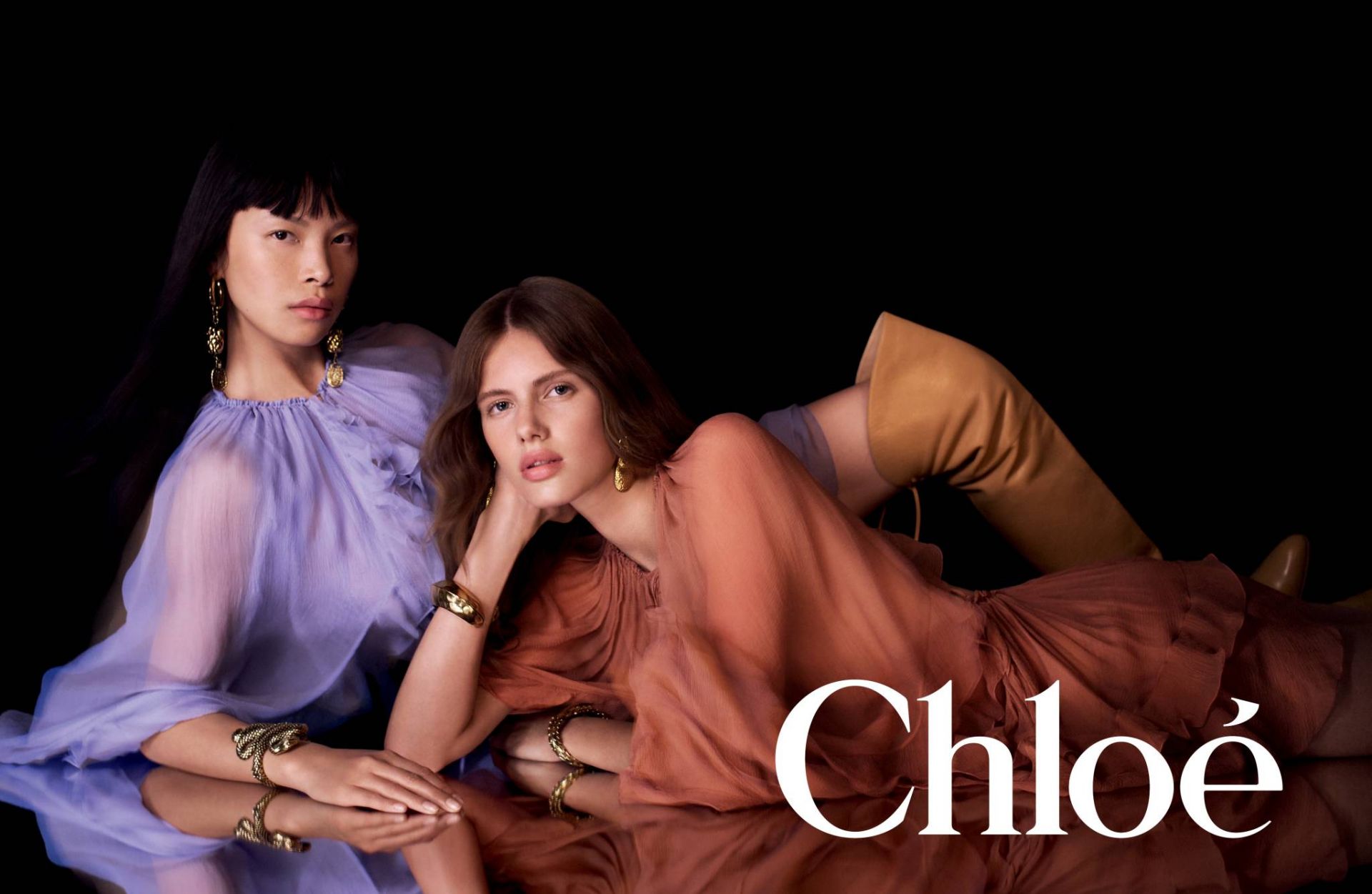 Chloé Winter 2024 Campaign - Diane Chiu and Rosalieke Fuchs Chloé Winter 2024 Campaign - Diane Chiu and Rosalieke Fuchs