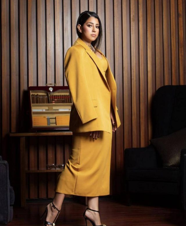 آيتن عامر تثير الجدل بصورة بملابس السجن