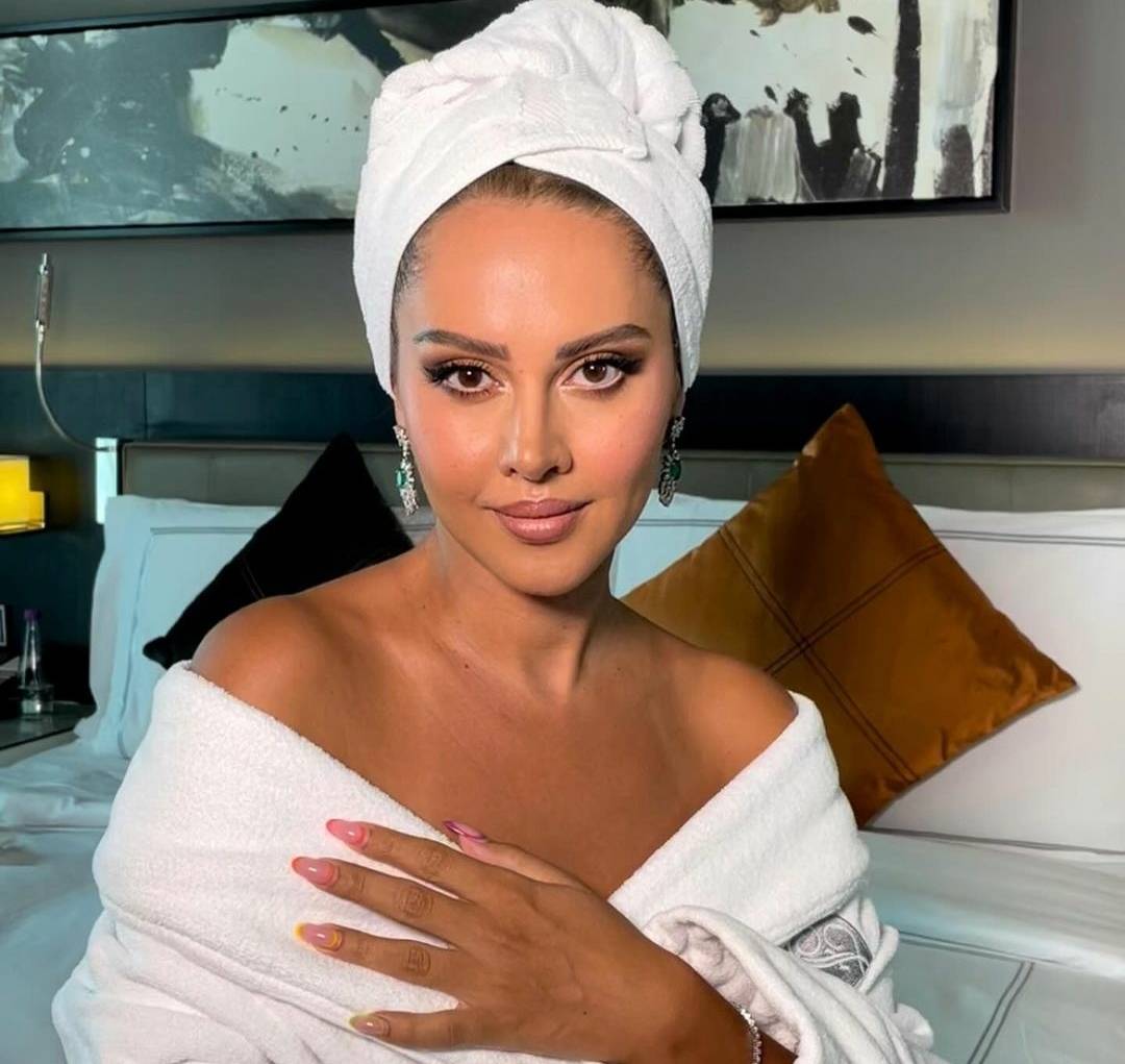 ياسمين رئيس بـ