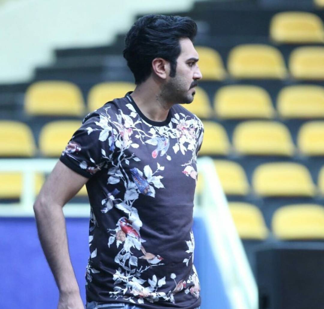 فنان عربي يعترف بدخوله السجن ويكشف عن جنسيته الحقيقية