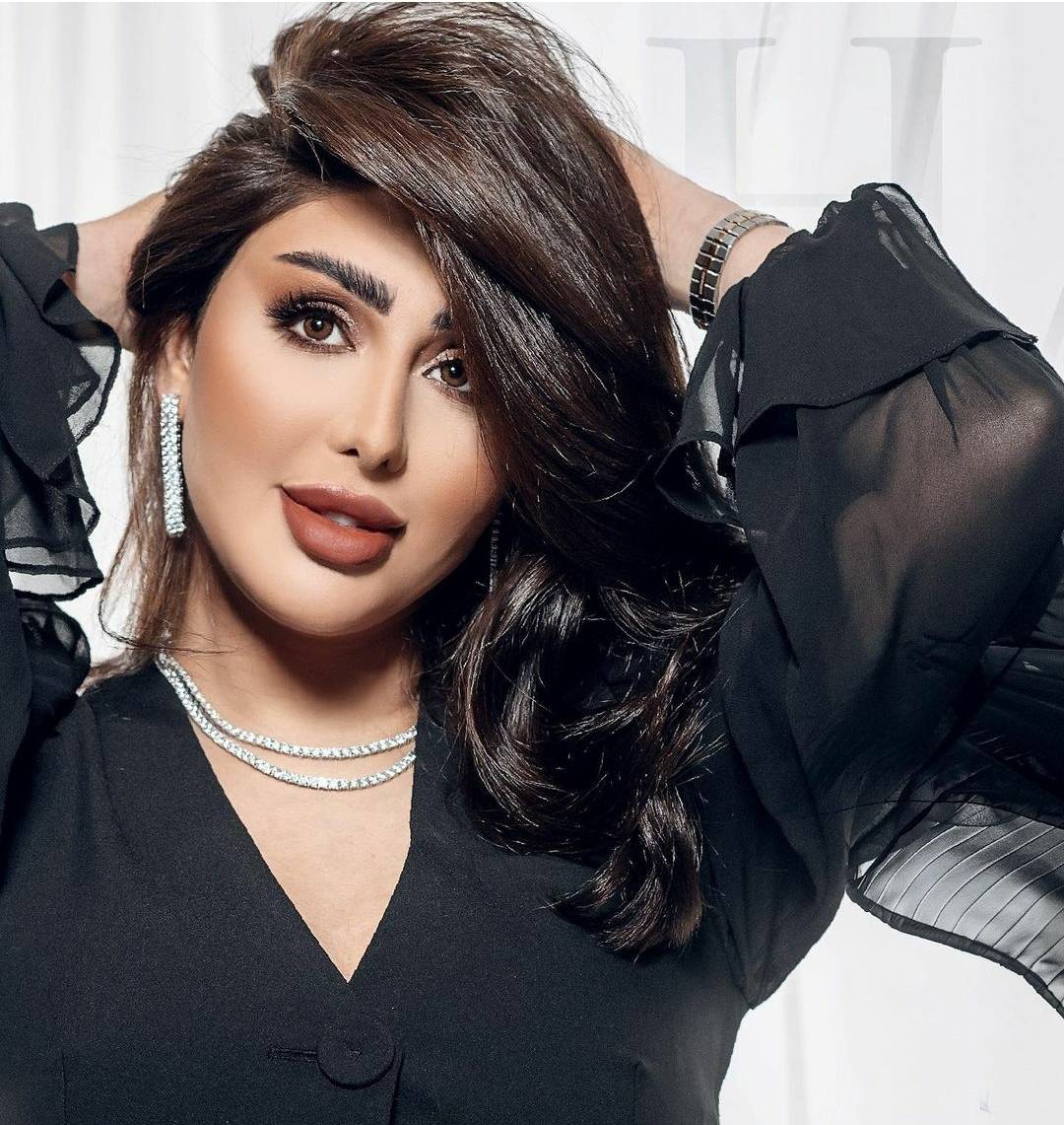 هنادي الكندري تثير الجدل بفيديو إعلان حملها