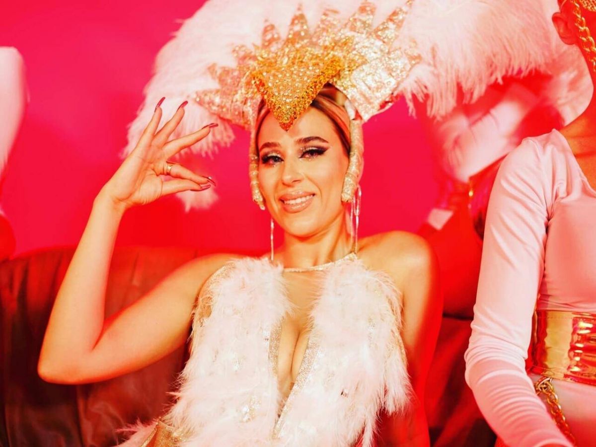 فنانة عربية تتهم نجل فنان مصري بمحاولة اغتصابها بمساعدة والدته