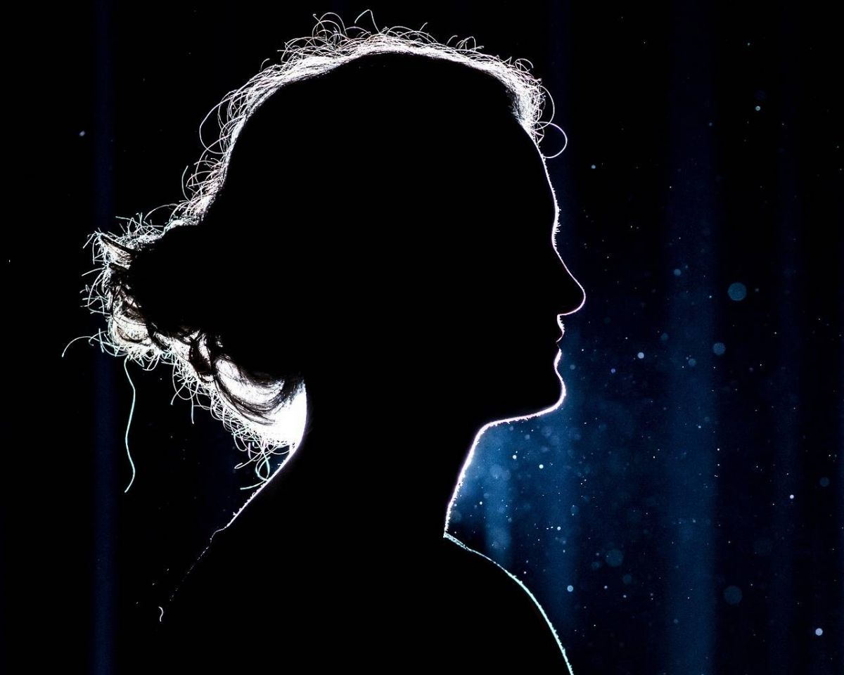 القضاء العراقي يُصدر حُكماً بسَجن مغنّية سورية