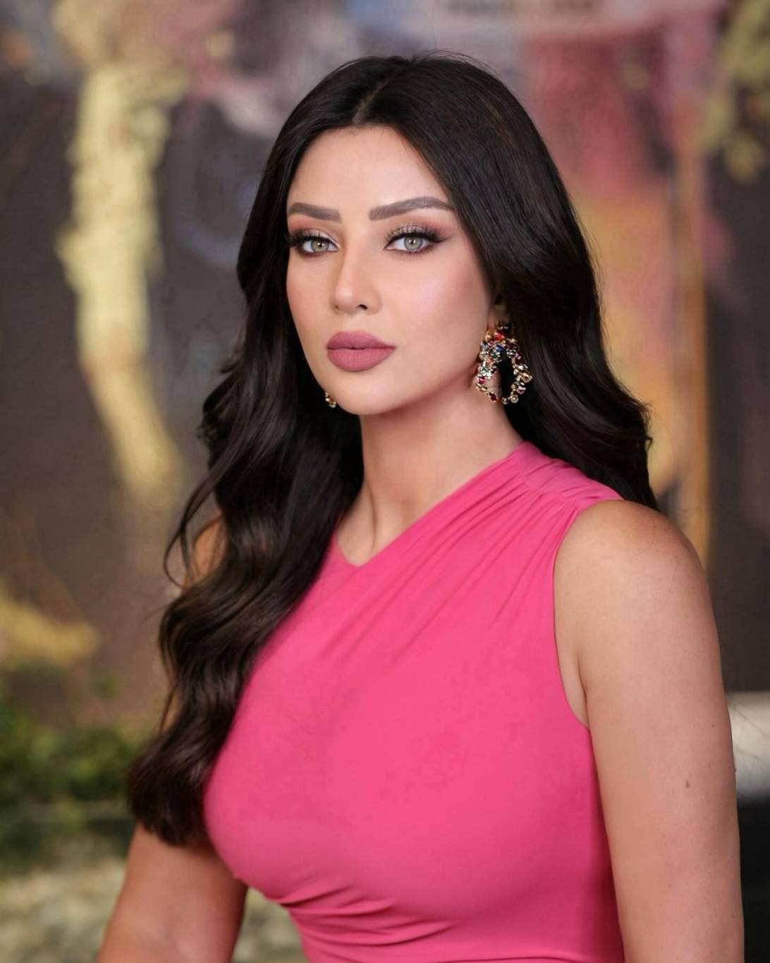 شبيهة رضوى الشربيني تثير الجدل بمنشور على 