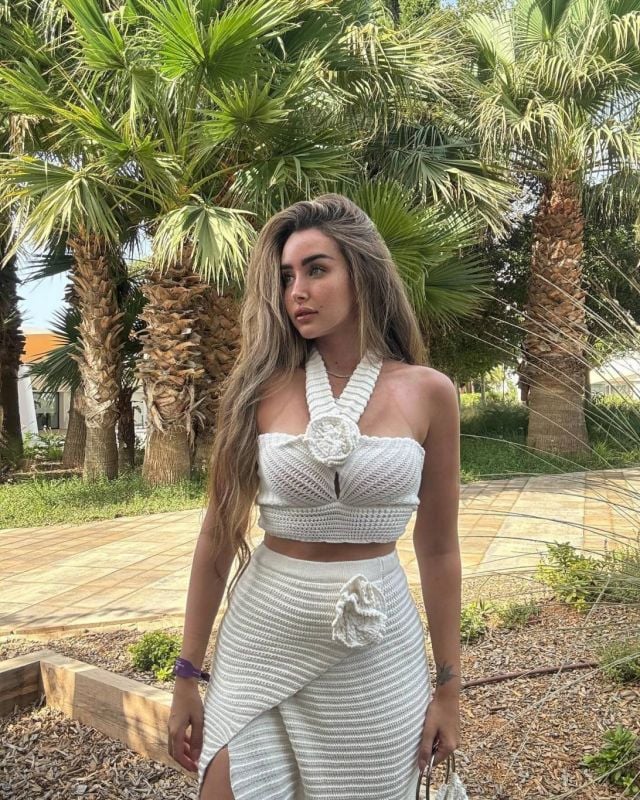 نداء هنا الزاهد الأخير للصيف