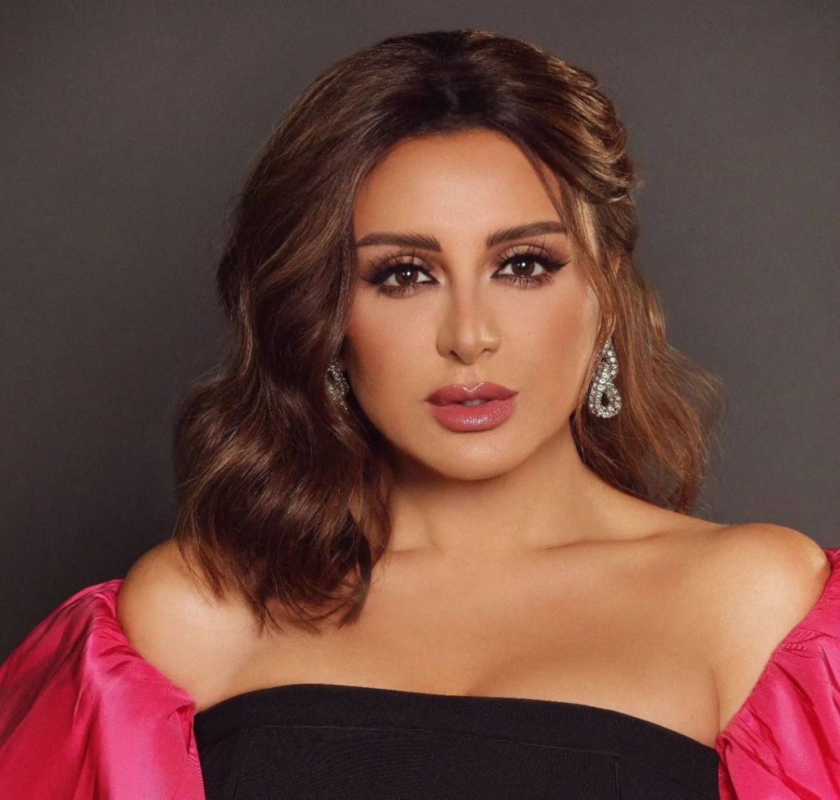 أنغام توجّه رسالة إلى جمهورها في دبي قبل حفلها بشهر