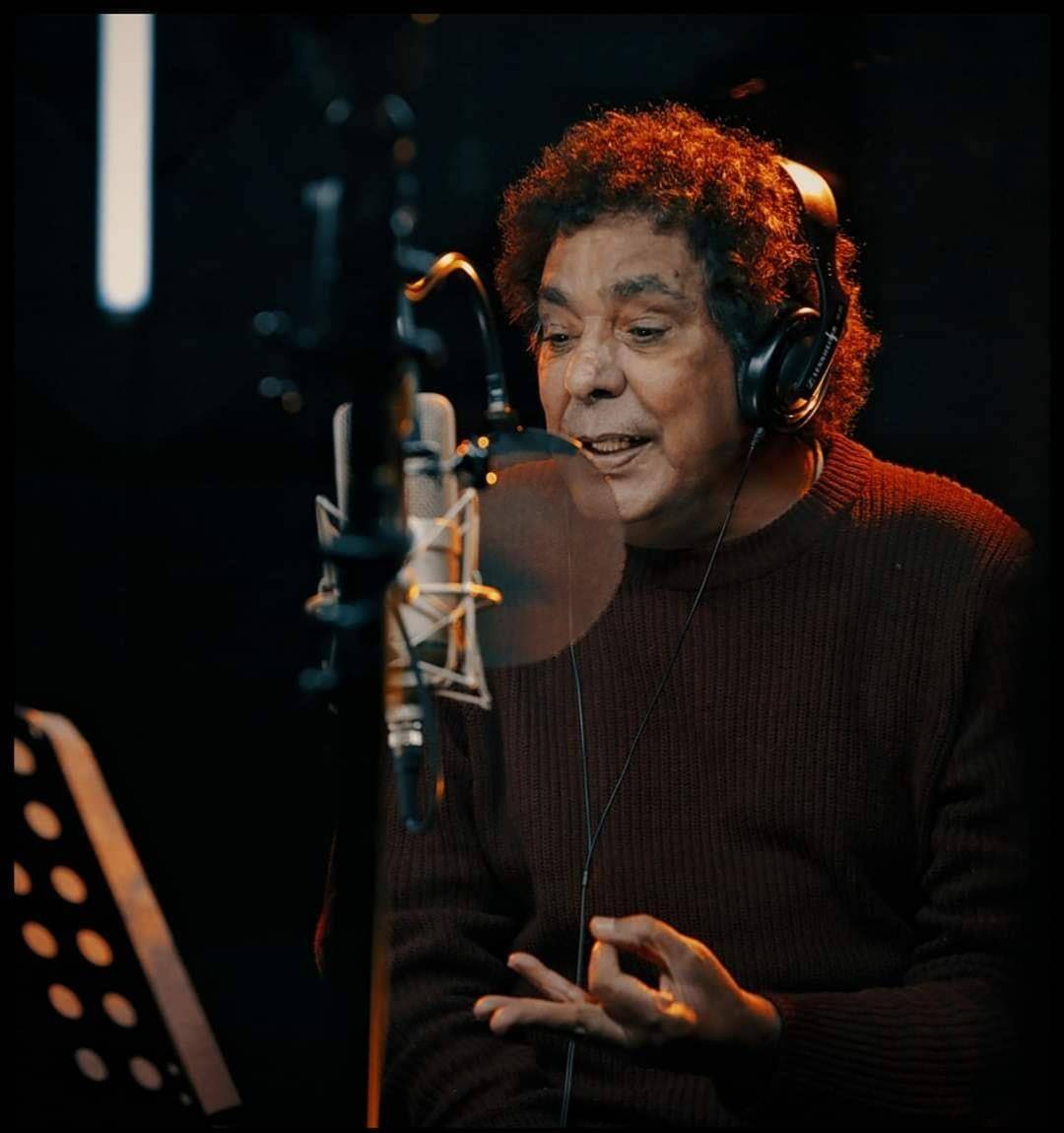 رغم أزمته الصحية... محمد منير ينتهي من تسجيل أغنيته مع تامر حسني