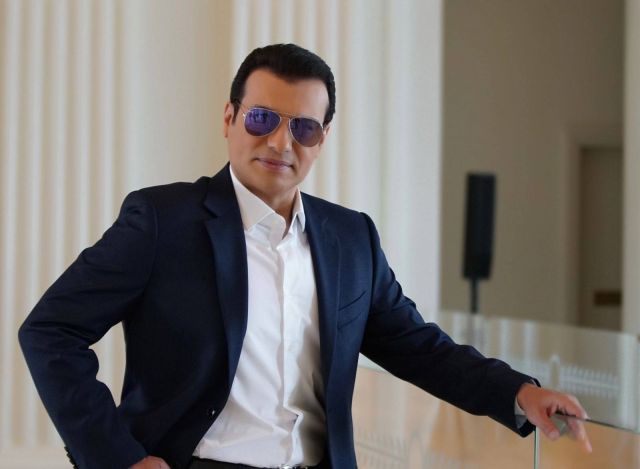 بالفيديو - استقبال مميز لإيهاب توفيق في تونس