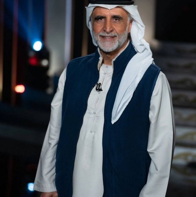 حبيب غلوم يرحّب بحفيديه من ابن زوجته الأولى