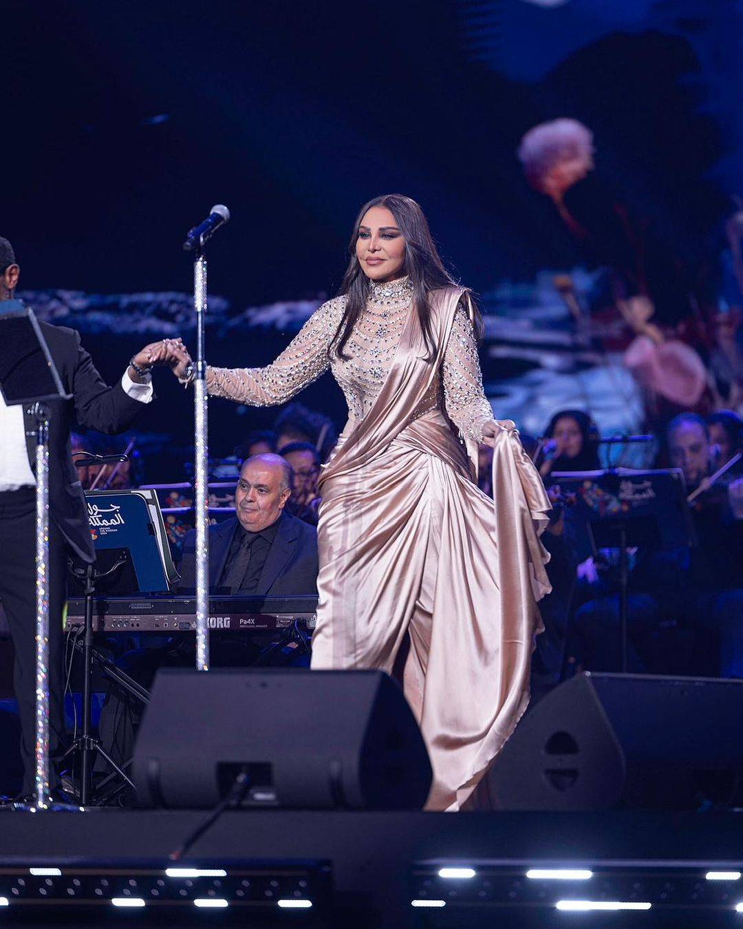 أحلام تهاجم مخرج عراقي وتكذبه على العلن