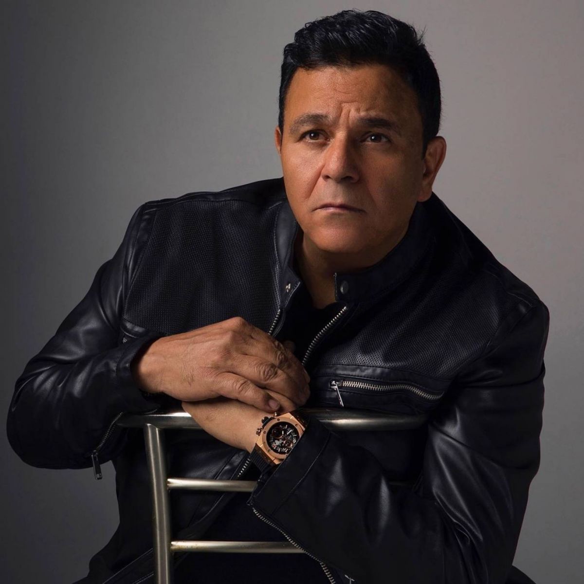 بلاغ من محمد فؤاد يطالب بالقبض على فتاة ادعت قرابتها له