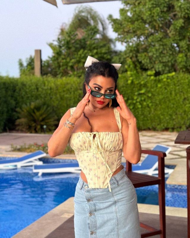 هيفاء وهبي تتخطّى أزماتها بفيديو خاص و