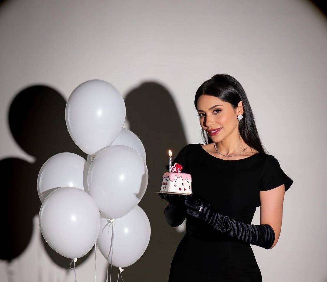 بالفيديو - إلهام علي تحتفل بميلادها بطريقة مميّزة