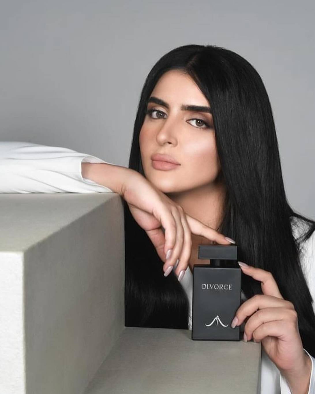 الشيخة مهرة ابنة محمد بن راشد آل مكتوم تُطلق عطرها الخاص Divorce