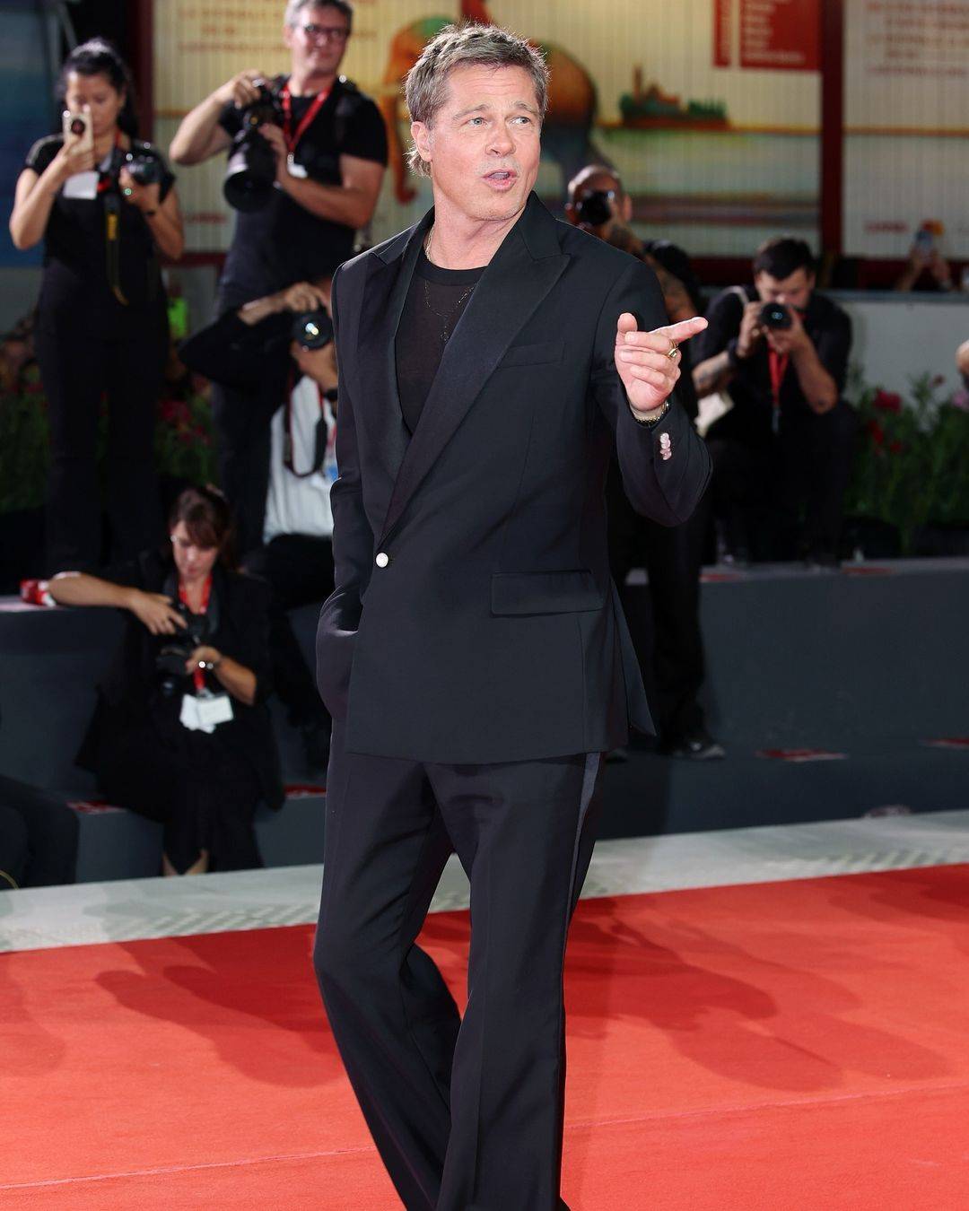 وسامة براد بيت حديث الجمهور... هل خضع للتجميل؟