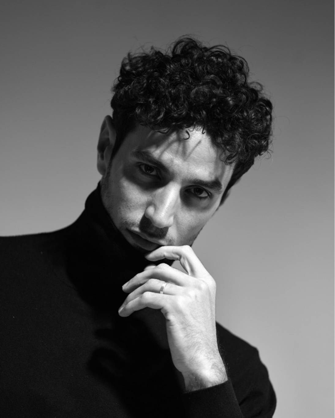 آدم بكري يلعب دور البطولة في فيلم 