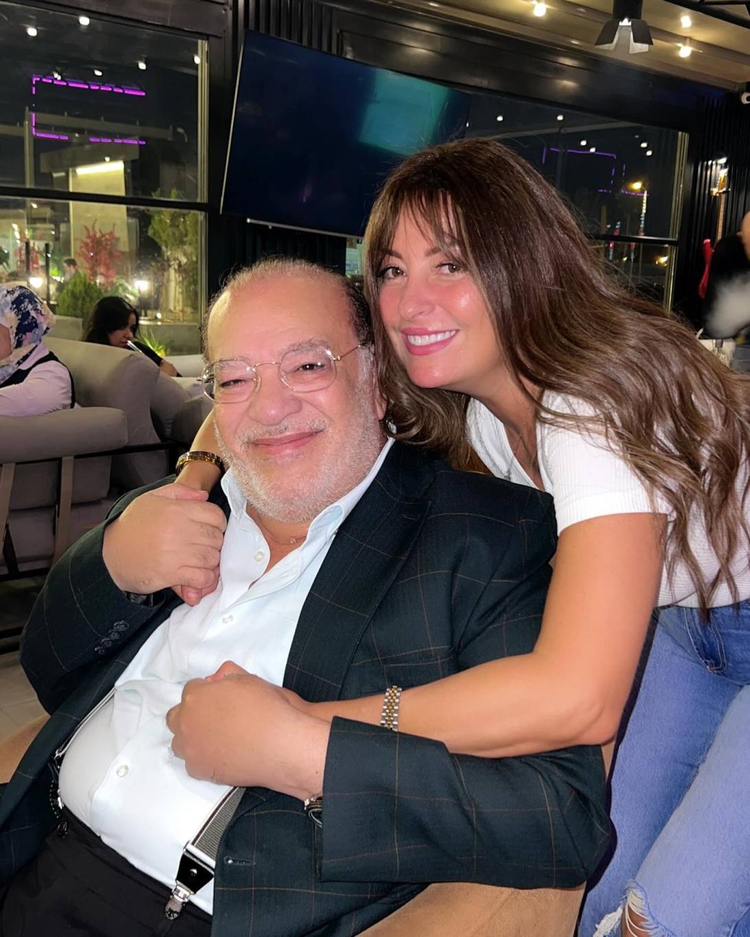 نيرمين الفقي وصلاح عبد الله في عيد ميلاد مصطفى قمر