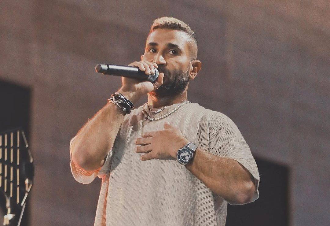 بالفيديو - أحمد سعد يكشف قيمة مقتنياته المسروقة في ميلانو