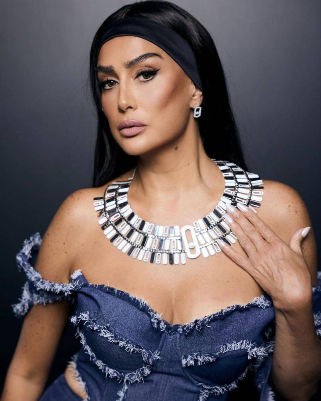 غادة عبد الرزاق تتألق بقلادة مميّزة من Messika