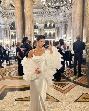 بينار دينيز تعلن حملها بعد أسبوعين على زفافها