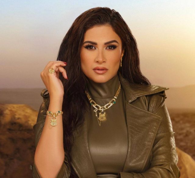 ياسمين عبد العزيز