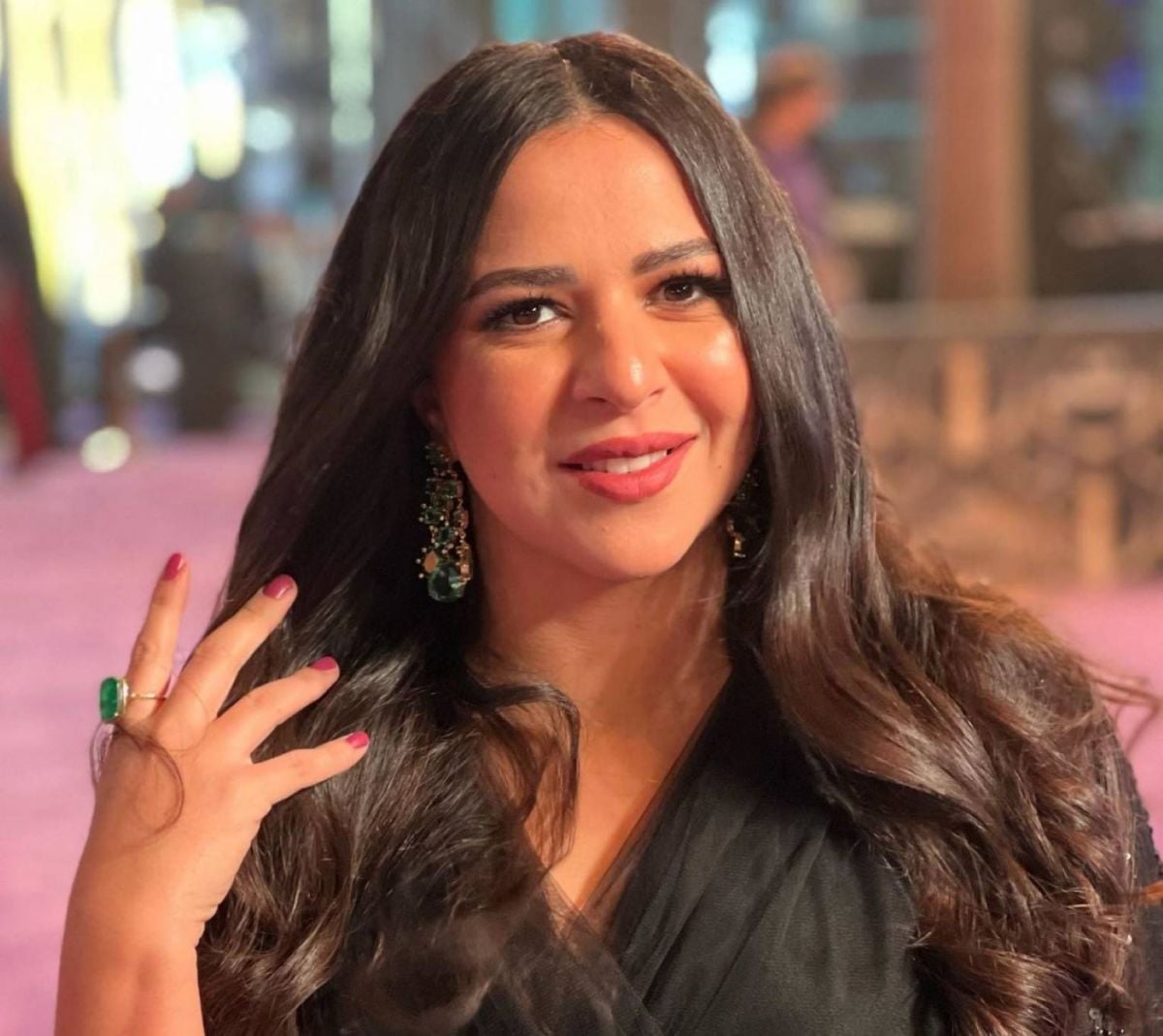 رسالة مؤثرة من إيمي سمير غانم لوالديها الراحلين