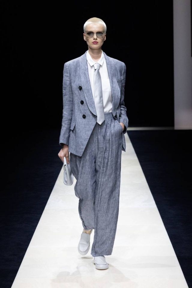 EMPORIO ARMANI SS25 WOMENSWEAR SHOW