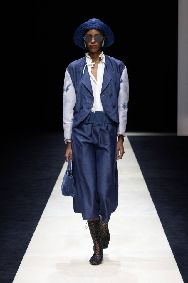 EMPORIO ARMANI SS25 WOMENSWEAR SHOW